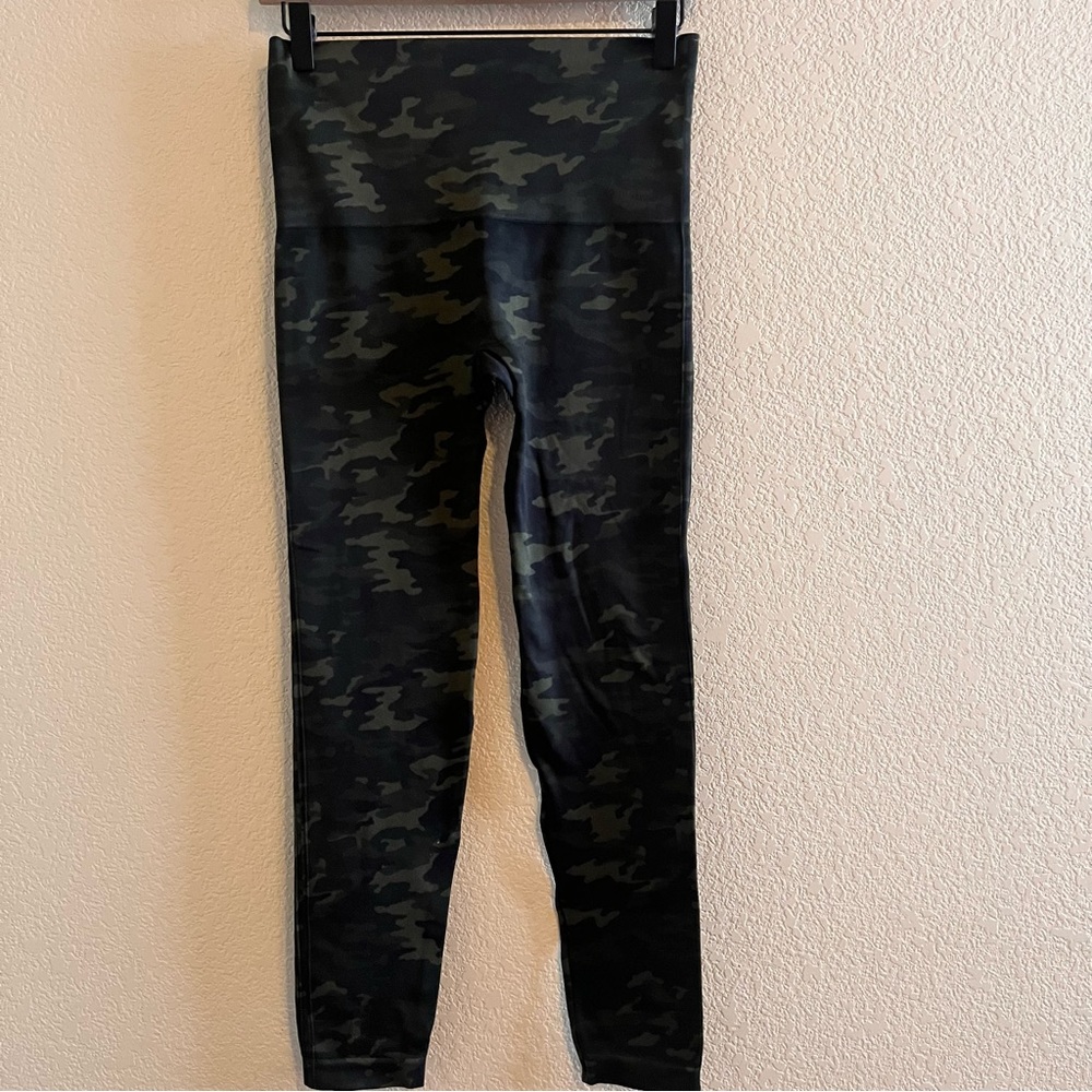 SPANX Look At Me Now Green Camo Cropped Skinny Seamless Leggings Size XL